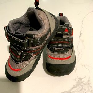 Toddler hiking shoes. Wore 1 time. Too small.